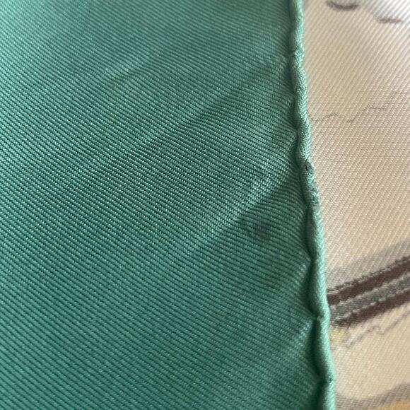 Vintage 100% Silk Hermes scarve by F. De La Perriere - Picture 8 of 12